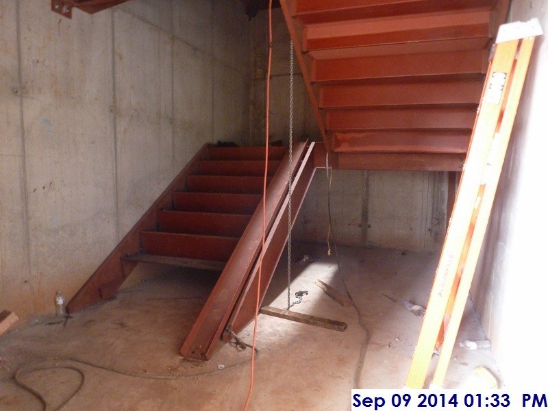 Installing Stairs -2 Facing West (800x600)
